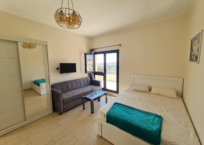 Aldau Heights Modern Studio With Terrace, Mountain & City View